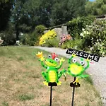 Au Crapaud Bed and Breakfast 3*