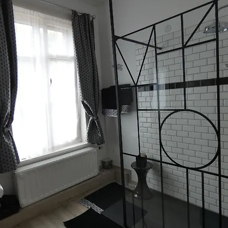 فندق مبيت وإفطار Au Crapaud 3*