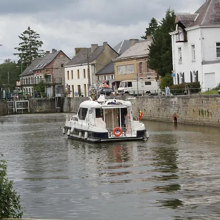 Au Crapaud 住宿加早餐酒店 Merbes-le-Château